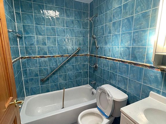 5th image of 1427 67th St Floor 2