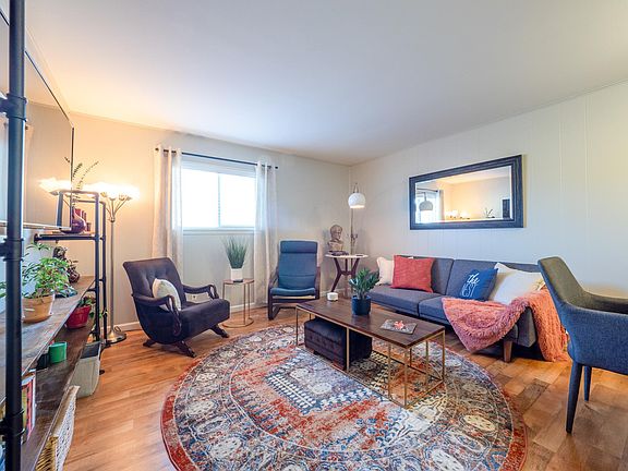 3rd image of 2122 Hancock Dr APT 104