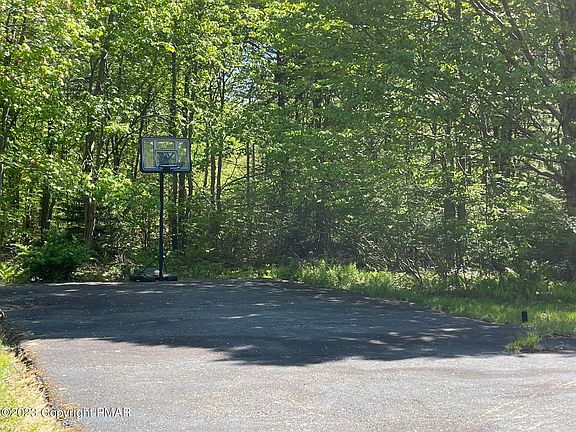 3rd image of 9657 Stony Hollow Dr