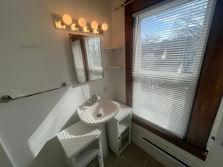 812 1st St NW #2 — Photo 8