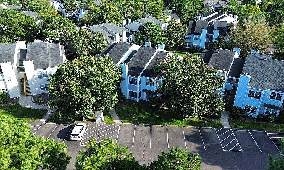 2nd image of 68 Meadow Ridge Rd #421