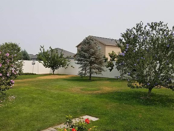 4th image of 4203 Saint Paul Ln