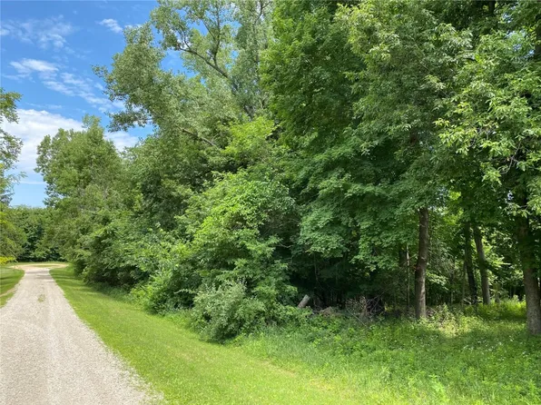 Timberview Dr, Anamosa, IA 52205