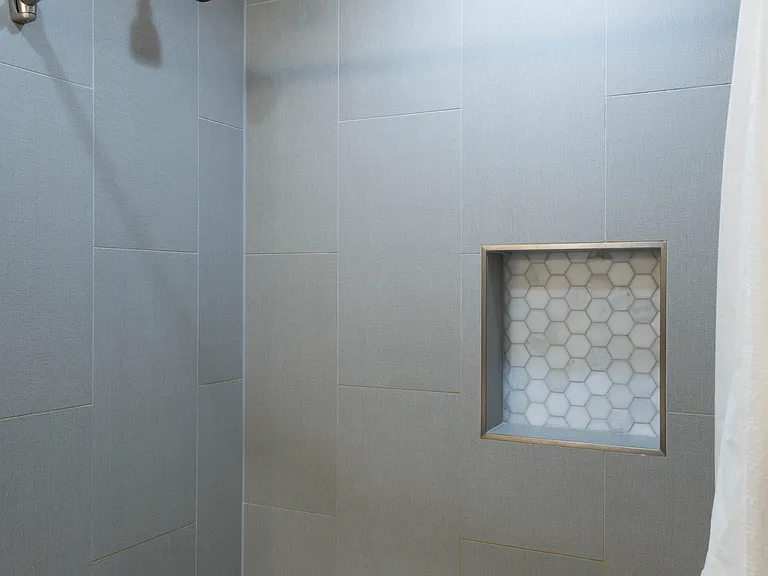 Redone shower with niche