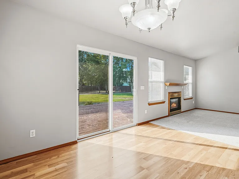 2466 N Stone Pl — Photo 11
