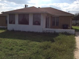 1208 S Mesquite St, Brady, TX 76825