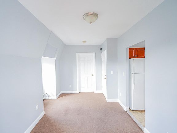 5th image of 1114 Wilcox Ave