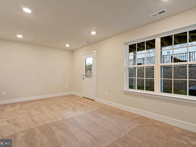 1421 Clingmans Dome Dr — Photo 38