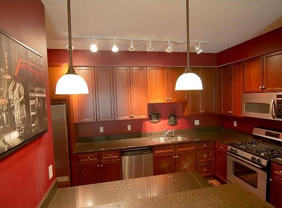 3rd image of 500 Grant St E #807