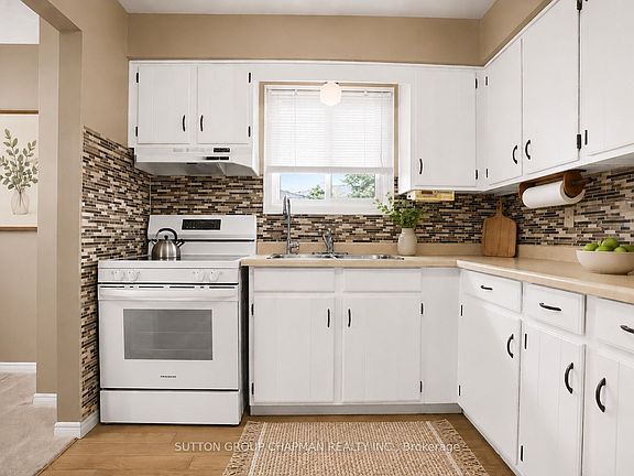 5th image of 332 Ardsley Cres