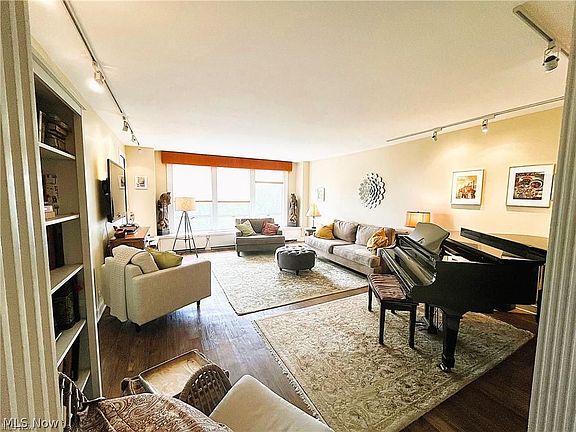 4th image of 1 Bratenahl Pl APT 711