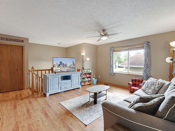 3rd image of 334 Cari Park Ln