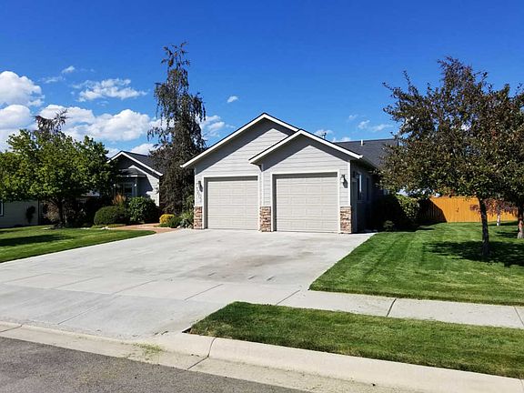 3rd image of 1602 Creekside Dr