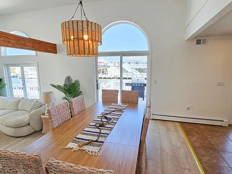 1386 Paul Blvd — Photo 10