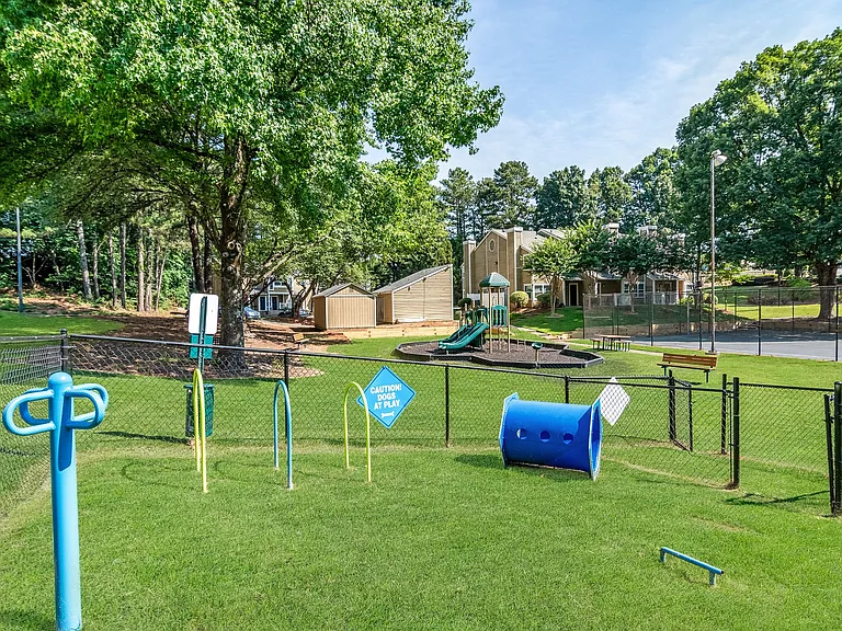 Grove at Stonebrook Apartments and Townhomes — Photo 15
