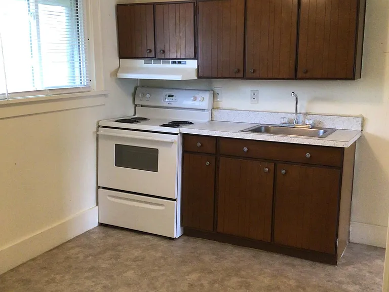 703 E Chippewa St #C — Photo 2
