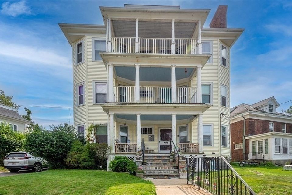 1st image of 33 Oak St