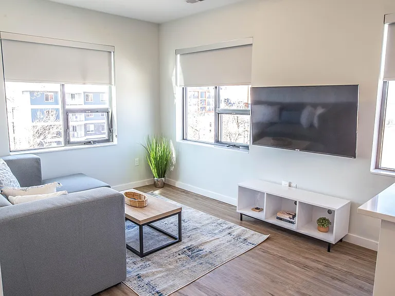 504 E Stoughton St — Photo 13