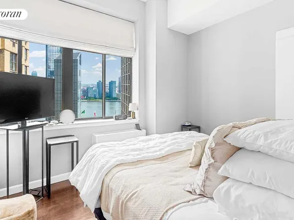 310 East 46th Street image 6 of 7