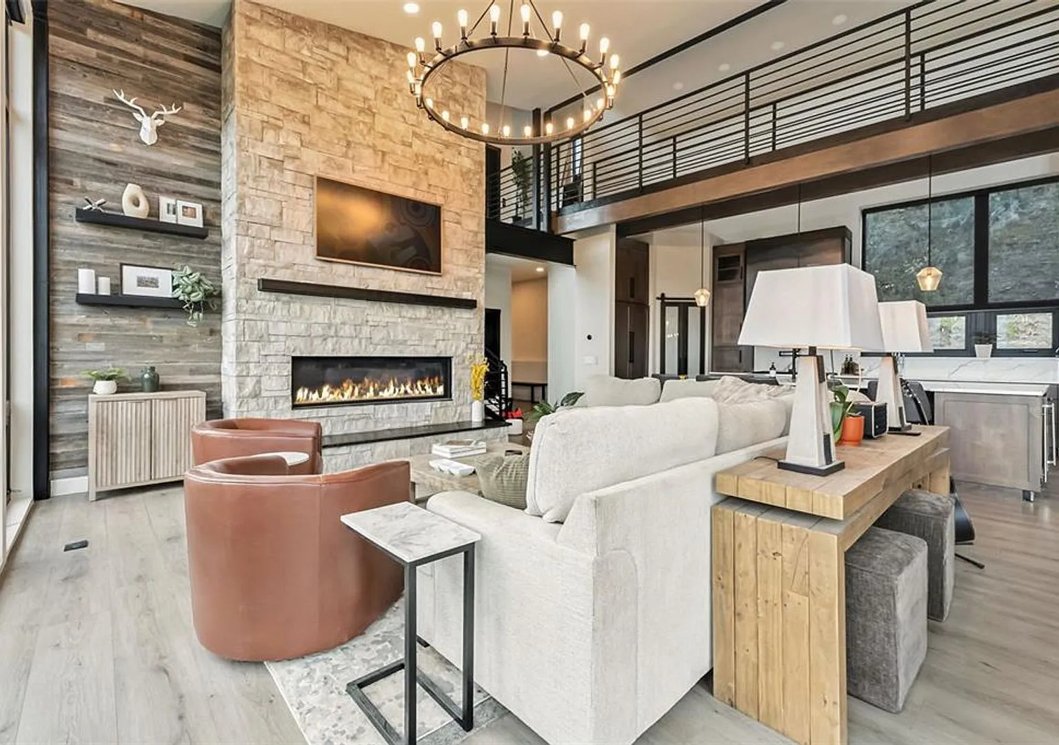 Stunning Modern Luxury Alpine Retreat consisting of 4 Bedroom and 5 Baths, and high-end finishes ... — Photo 3