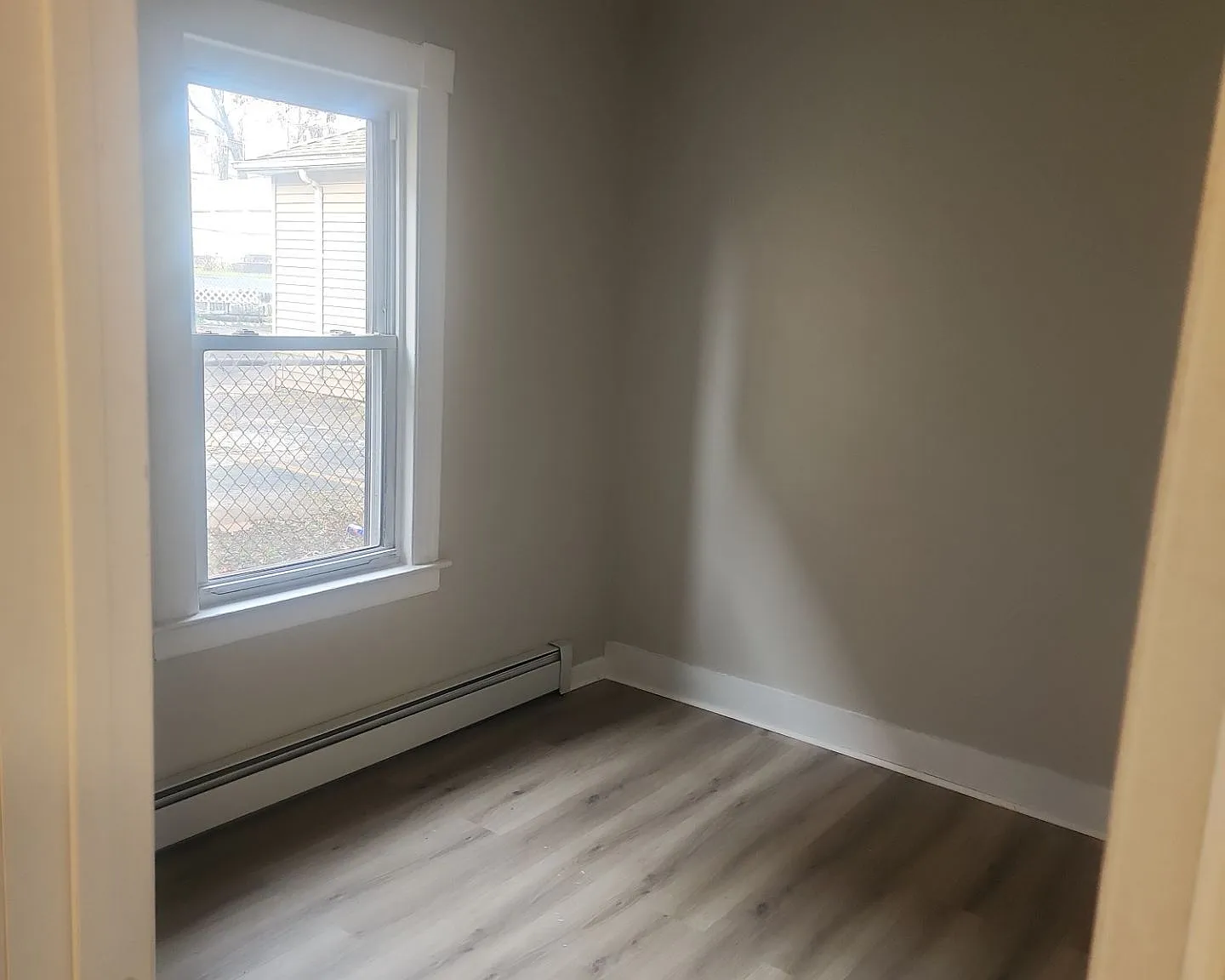 Leasing Special 1 Month Free Rent at 38 Whitmore St in Hartford — Photo 3