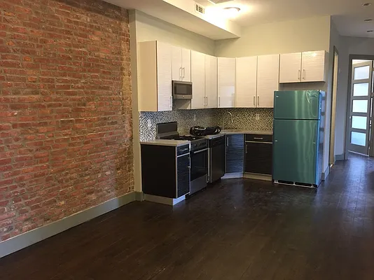 Rented by P Management | media 44