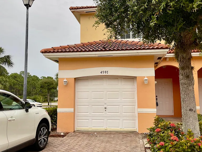 4987 SE Mariner Garden Cir — Photo 17