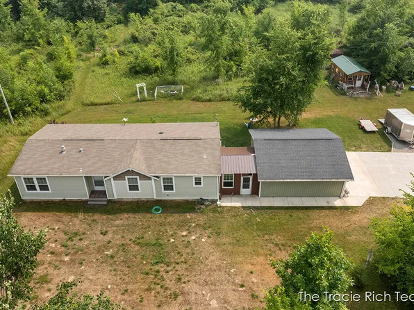 12644 Seven Mile Rd NE, Belding, MI 48809