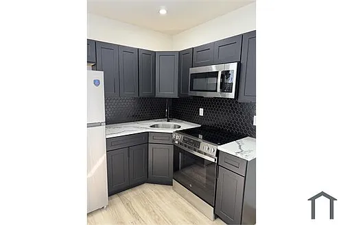 5626 Nelson St #B Photo 1