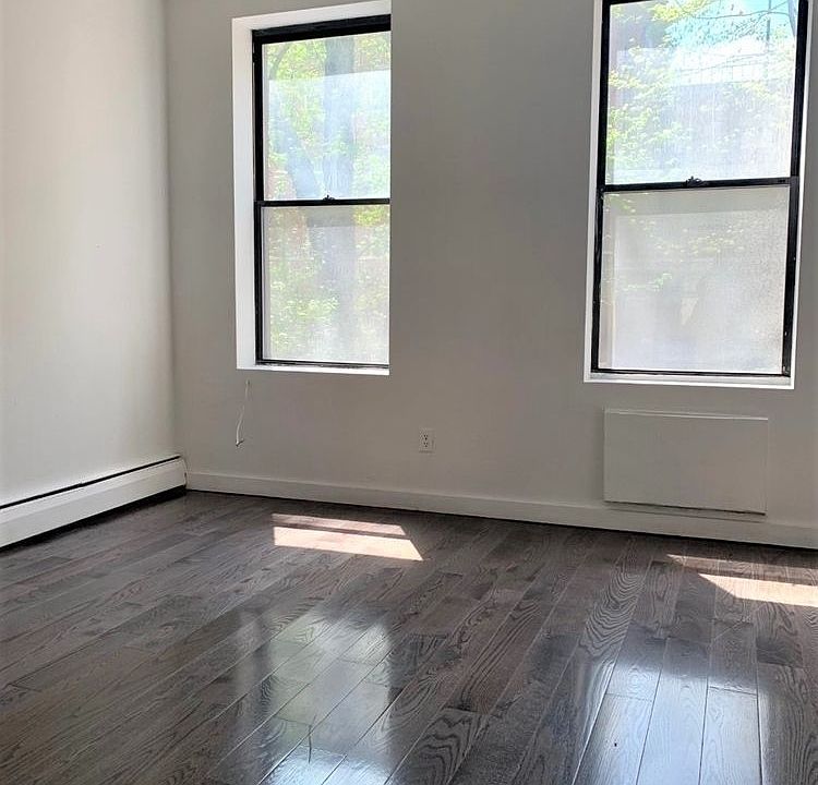 1st image of 220 E 53rd St #2A2