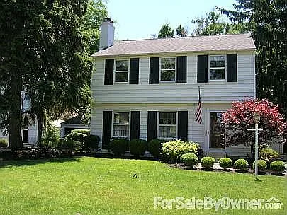 1605 Berkshire Rd photo 1