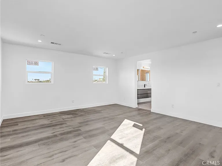 1231 1/2 S Rowan Ave #1/2 — Photo 25