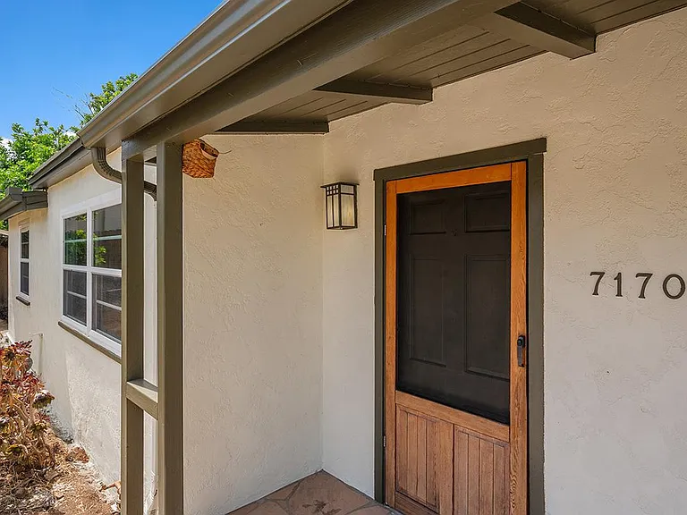 7170 Hybeth Dr — Photo 35