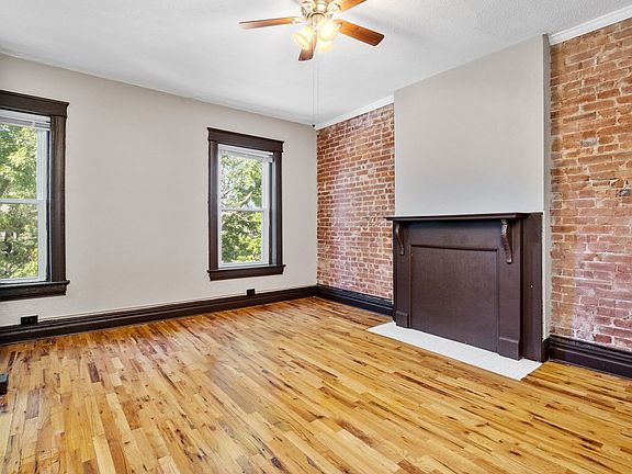 4th image of 3429-31 Juniata St #1090