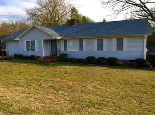 19 E Ginn St, Bowman, GA 30624