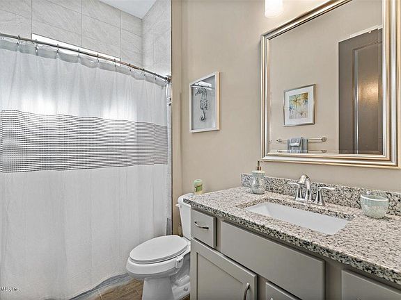 5th image of 421 Pescado Dr
