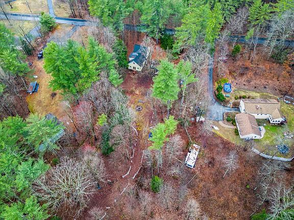4th image of 8 Wilson Hill Road