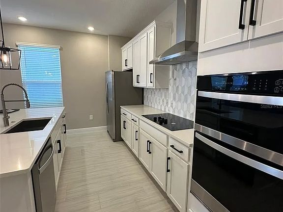 4th image of 11964 Bracco St