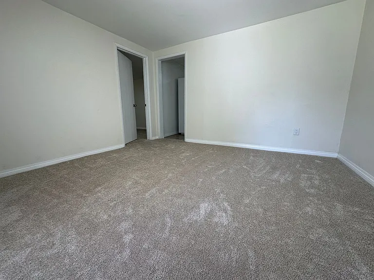 637 Schley St — Photo 3
