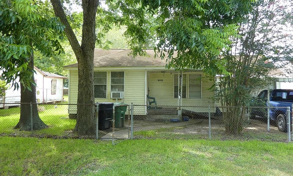 1st image of 1020 North Ln