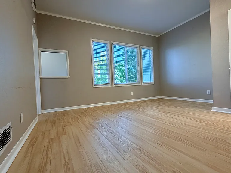 2832 Summit St #2 — Photo 15