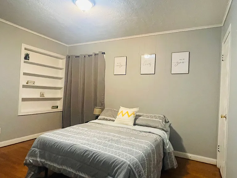 1709 Gandy St — Photo 9
