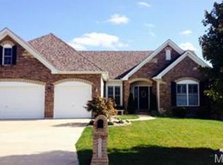 1112 Renfrew Ln S, O'Fallon, MO 63366