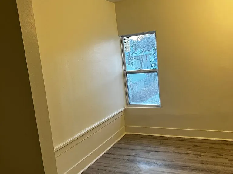 2223 Douglas St — Photo 20