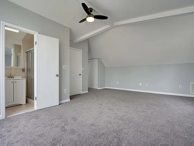 13 Swain Ave — Photo 34