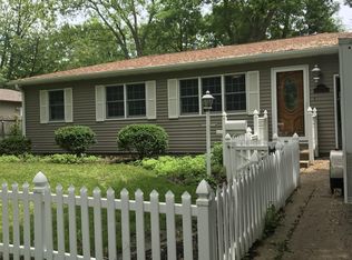 606 Brookside Dr, Iowa City, IA