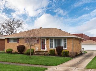 6946 Maplewood Rd, Parma Heights, OH 44130