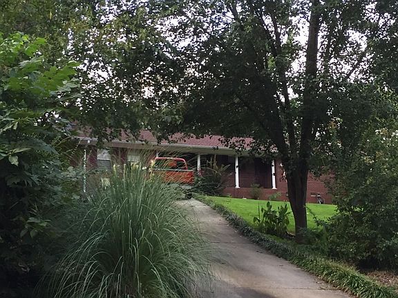 3rd image of 3931 Greenview Dr