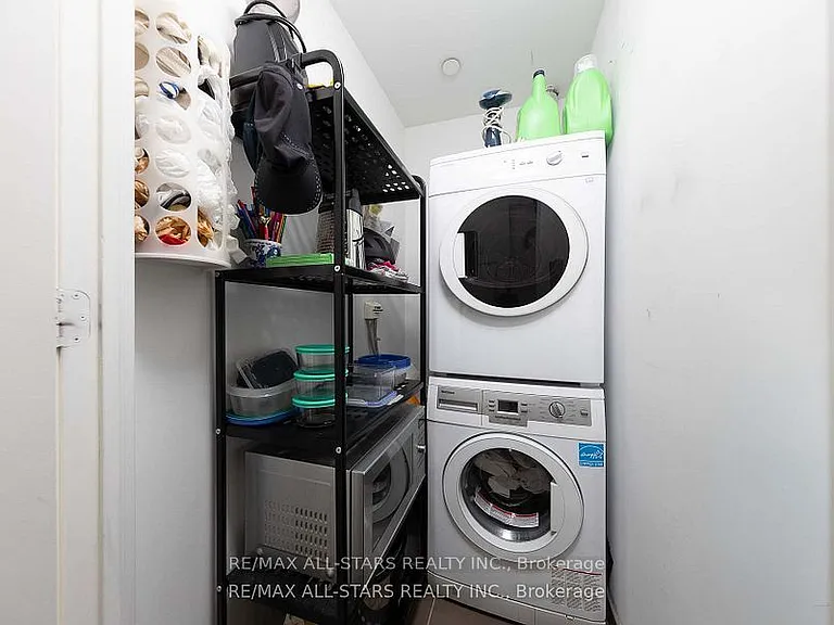 1030 King St W #908 — Photo 15