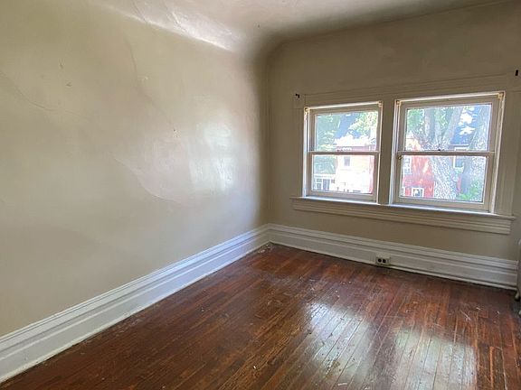 4th image of 1113 Lincoln Ave